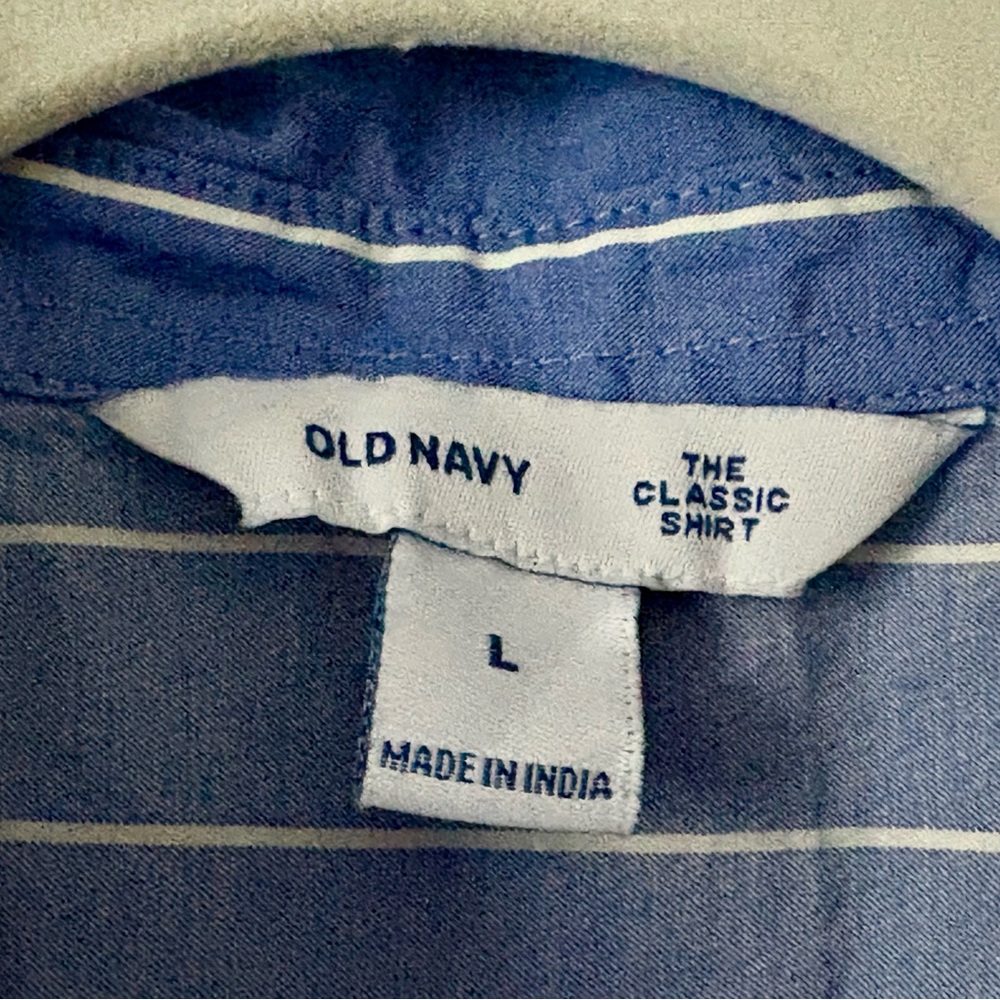 ❤️ Old Navy Classic Blue and White Striped Women’s Button Down Shirt Size L - Picture 5 of 5